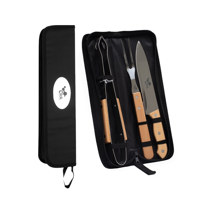 O kit essencial para um churrasco perfeito! Composto por uma faca de 8 polegadas, garfo e pegador, este kit combina praticidade e qualidade em um só conjunto. As peças, feitas em aço inoxidável, possuem pegadores de madeira que conferem um toque rústico e elegante. Acomodadas em um estojo de nylon com alça, o kit é fácil de transportar para qualquer lugar. E para torná-lo ainda mais especial, acompanha uma plaquinha metálica personalizável com verso autoadesivo, garantindo exclusividade ao conjunto.

Largura :  8,9 cm

Profundidade :  4,1 cm

Comprimento :  37,6 cm

Medidas aproximadas para gravação (CxL):  Plaquinha 4 cm x 5 cm
